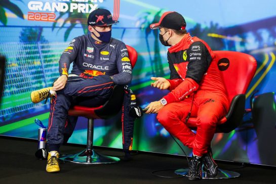(L to R): Max Verstappen (NLD) Red Bull Racing and Charles Leclerc (MON) Ferrari in the post qualifying FIA Press Conference.
09.04.2022. Formula 1 World Championship, Rd 3, Australian Grand Prix, Albert Park, Melbourne, Australia, Qualifying Day.
- www.xpbimages.com, EMail: requests@xpbimages.com © Copyright: XPB Images