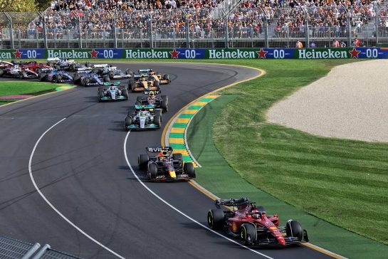 Charles Leclerc (MON) Ferrari F1-75 leads at the start of the race.
10.04.2022. Formula 1 World Championship, Rd 3, Australian Grand Prix, Albert Park, Melbourne, Australia, Race Day.
- www.xpbimages.com, EMail: requests@xpbimages.com © Copyright: Bearne / XPB Images