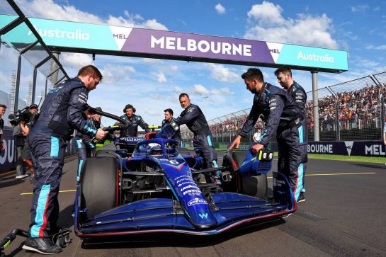 Nicholas Latifi (CDN) Williams Racing FW44 on the grid.
10.04.2022. Formula 1 World Championship, Rd 3, Australian Grand Prix, Albert Park, Melbourne, Australia, Race Day.
- www.xpbimages.com, EMail: requests@xpbimages.com © Copyright: Batchelor / XPB Images