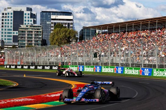 Fernando Alonso (ESP) Alpine F1 Team A522.
10.04.2022. Formula 1 World Championship, Rd 3, Australian Grand Prix, Albert Park, Melbourne, Australia, Race Day.
- www.xpbimages.com, EMail: requests@xpbimages.com © Copyright: Batchelor / XPB Images
