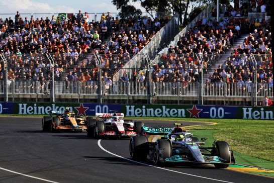 Lewis Hamilton (GBR) Mercedes AMG F1 W13.
10.04.2022. Formula 1 World Championship, Rd 3, Australian Grand Prix, Albert Park, Melbourne, Australia, Race Day.
- www.xpbimages.com, EMail: requests@xpbimages.com © Copyright: Bearne / XPB Images