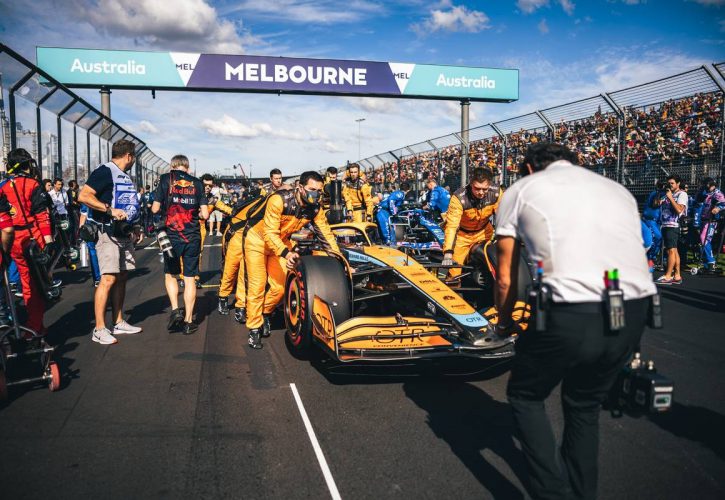 Daniel Ricciardo (AUS) McLaren MCL36 on the grid. 10.04.2022. Formula 1 World Championship, Rd 3, Australian Grand Prix, Albert Park, Melbourne