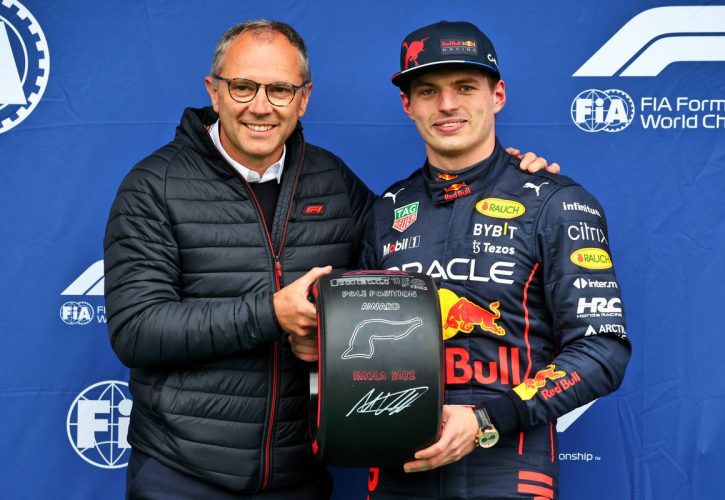 Max Verstappen (NLD) Red Bull Racing (Right) receives the Pirelli Pole Position Award from Stefano Domenicali (ITA) Formula One President and CEO. 22.04.2022. Formula 1 World Championship, Rd 4, Emilia Romagna Grand Prix, Imola, Italy, Qualifying