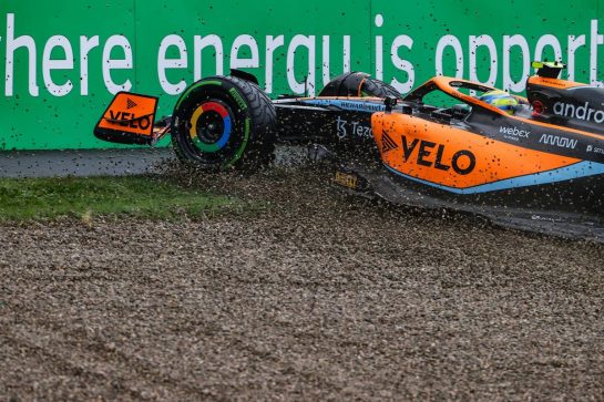 Lando Norris (GBR), McLaren F1 Team 22.04.2022. Formula 1 World Championship, Rd 4, Emilia Romagna Grand Prix, Imola, Italy, Qualifying Day.- www.xpbimages.com, EMail: requests@xpbimages.com © Copyright: Charniaux / XPB Images