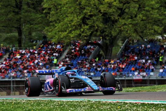 Fernando Alonso (ESP) Alpine F1 Team A522.
23.04.2022. Formula 1 World Championship, Rd 4, Emilia Romagna Grand Prix, Imola, Italy, Sprint Day.
- www.xpbimages.com, EMail: requests@xpbimages.com © Copyright: Bearne / XPB Images