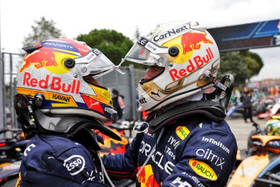 Race winner Max Verstappen (NLD) Red Bull Racing celebrates in parc ferme with second placed team mate Sergio Perez (MEX) Red Bull Racing..
24.04.2022. Formula 1 World Championship, Rd 4, Emilia Romagna Grand Prix, Imola, Italy, Race Day.
- www.xpbimages.com, EMail: requests@xpbimages.com © Copyright: Bearne / XPB Images