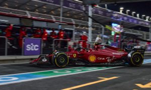 Sainz 'experimenting' to get a hold on new Ferrari