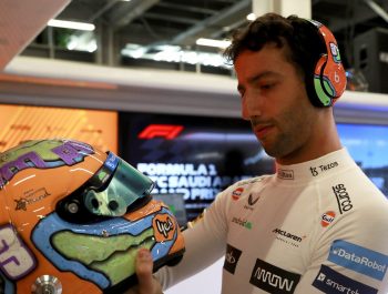 Horner would advise Alpine to hire 'great driver' Ricciardo
