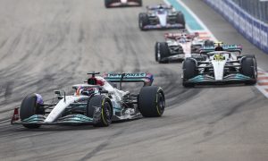 Hamilton was 'a sitting duck' in battle against Russell