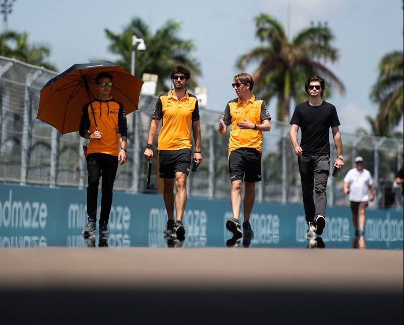 Lando Norris (GBR) McLaren (Left) and Colton Herta (USA) Indy Car Driver (Right) walk the circuit with the team. 05.05.2022. Formula 1 World Championship, Rd 5, Miami Grand Prix