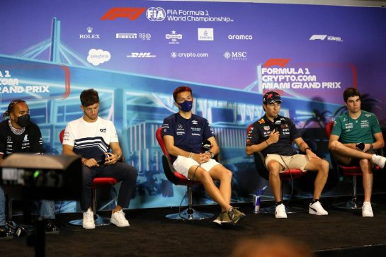 (L to R): Lewis Hamilton (GBR) Mercedes AMG F1; Pierre Gasly (FRA) AlphaTauri; Alexander Albon (THA) Williams Racing; Sergio Perez (MEX) Red Bull Racing; and Lance Stroll (CDN) Aston Martin F1 Team, in the FIA Press Conference.
06.05.2022. Formula 1 World Championship, Rd 5, Miami Grand Prix, Miami, Florida, USA, Practice Day.
- www.xpbimages.com, EMail: requests@xpbimages.com © Copyright: Rew / XPB Images