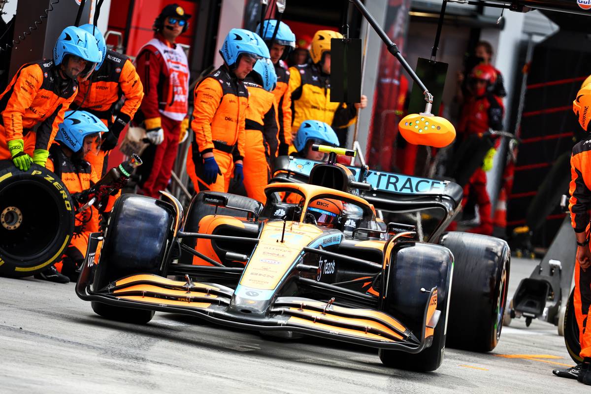 Lando Norris (GBR) McLaren MCL36 makes a pit stop. 08.05.2022. Formula 1 World Championship, Rd 5, Miami Grand Prix, Miami, Florida, USA, Race