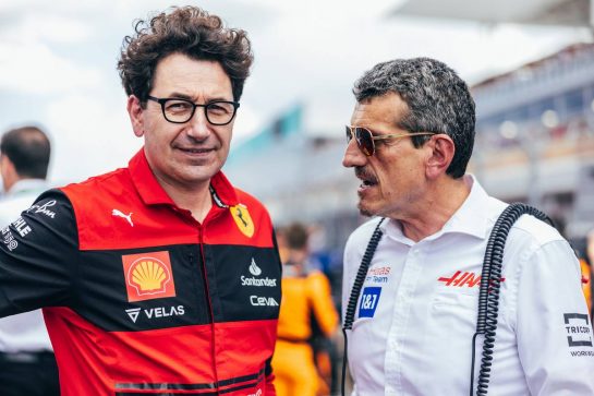 (L to R): Mattia Binotto (ITA) Ferrari Team Principal with Guenther Steiner (ITA) Haas F1 Team Prinicipal on the grid.
08.05.2022. Formula 1 World Championship, Rd 5, Miami Grand Prix, Miami, Florida, USA, Race Day.
- www.xpbimages.com, EMail: requests@xpbimages.com © Copyright: Bearne / XPB Images