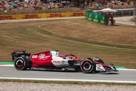 Robert Kubica (POL) Alfa Romeo F1 Team C42 Reserve Driver.
20.05.2022 Formula 1 World Championship, Rd 6, Spanish Grand Prix, Barcelona, Spain, Practice Day.
- www.xpbimages.com, EMail: requests@xpbimages.com © Copyright: Bearne / XPB Images