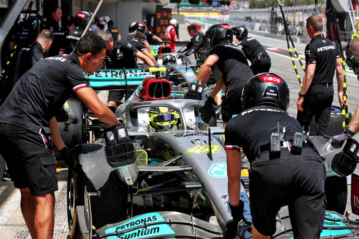 Lewis Hamilton (GBR) Mercedes AMG F1 W13. 20.05.2022 Formula 1 World Championship, Rd 6, Spanish Grand Prix, Barcelona, Spain, Practice