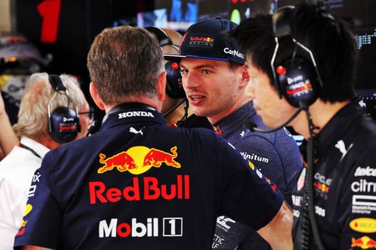 Max Verstappen (NLD) Red Bull Racing with Christian Horner (GBR) Red Bull Racing Team Principal.
21.05.2022. Formula 1 World Championship, Rd 6, Spanish Grand Prix, Barcelona, Spain, Qualifying Day.
- www.xpbimages.com, EMail: requests@xpbimages.com © Copyright: Bearne / XPB Images