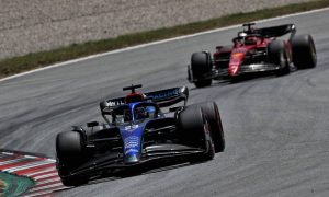 Albon 'couldn't drive slow enough' to limit tyre degradation