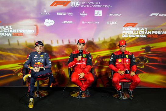 (L to R): Max Verstappen (NLD) Red Bull Racing; Charles Leclerc (MON) Ferrari; and Carlos Sainz Jr (ESP) Ferrari, in the post qualifying FIA Press Conference.
21.05.2022. Formula 1 World Championship, Rd 6, Spanish Grand Prix, Barcelona, Spain, Qualifying Day.
- www.xpbimages.com, EMail: requests@xpbimages.com © Copyright: XPB Images