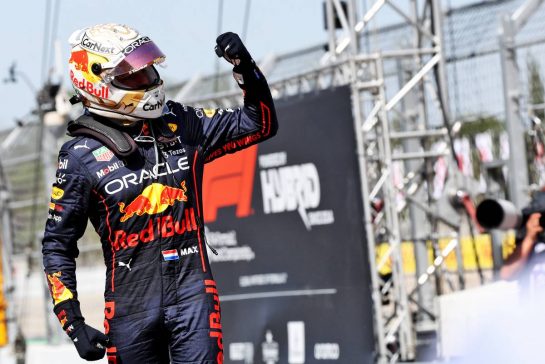 Race winner Max Verstappen (NLD) Red Bull Racing celebrates in parc ferme.
22.05.2022. Formula 1 World Championship, Rd 6, Spanish Grand Prix, Barcelona, Spain, Race Day.
- www.xpbimages.com, EMail: requests@xpbimages.com © Copyright: Bearne / XPB Images