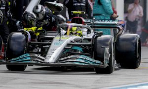 Mercedes explain why it queried Hamilton on late strategy call