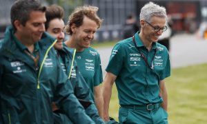 Aston Martin hoping to retain Vettel amid 'trustworthy discussions'
