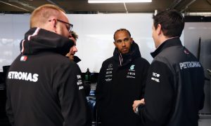 Hamilton hoping Russell takes over Mercedes 'experiments'