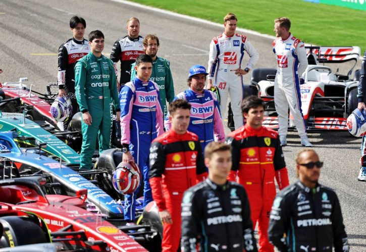 Drivers group photo. 10.03.2022. Formula 1 Testing, Sakhir, Bahrain