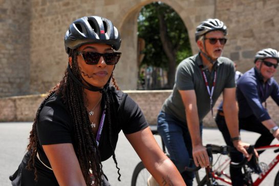 Naomi Schiff (RWA) / (BEL) Sky Sports F1 Presenter rides the circuit with Damon Hill (GBR) Sky Sports Presenter and Johnny Herbert (GBR) Sky Sports F1 Presenter.
09.06.2022. Formula 1 World Championship, Rd 8, Azerbaijan Grand Prix, Baku Street Circuit, Azerbaijan, Preparation Day.
- www.xpbimages.com, EMail: requests@xpbimages.com © Copyright: Bearne / XPB Images