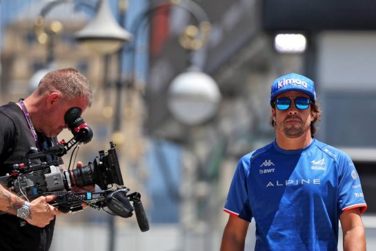 Fernando Alonso (ESP) Alpine F1 Team.
10.06.2022. Formula 1 World Championship, Rd 8, Azerbaijan Grand Prix, Baku Street Circuit, Azerbaijan, Practice Day.
- www.xpbimages.com, EMail: requests@xpbimages.com © Copyright: Bearne / XPB Images