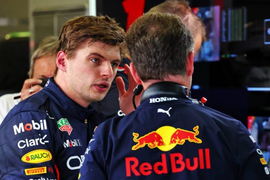 (L to R): Max Verstappen (NLD) Red Bull Racing with Christian Horner (GBR) Red Bull Racing Team Principal.
10.06.2022. Formula 1 World Championship, Rd 8, Azerbaijan Grand Prix, Baku Street Circuit, Azerbaijan, Practice Day.
- www.xpbimages.com, EMail: requests@xpbimages.com © Copyright: Batchelor / XPB Images