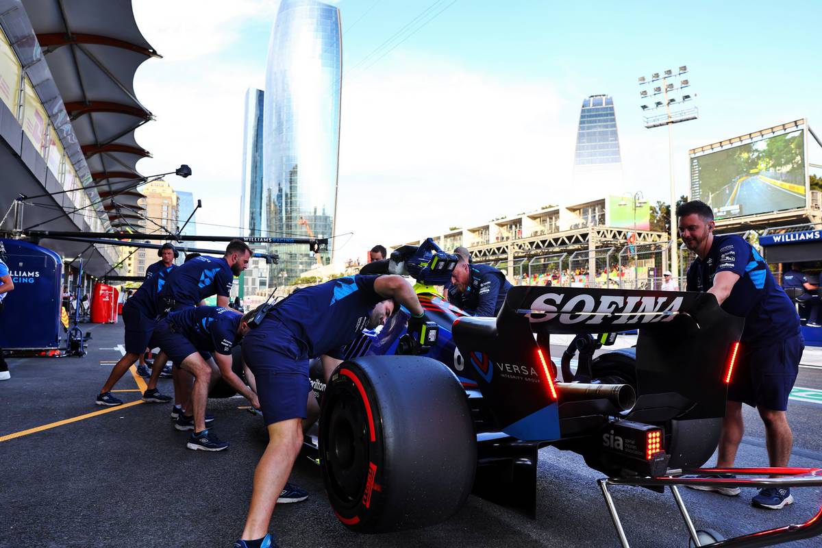 Nicholas Latifi (CDN) Williams Racing FW44. 10.06.2022. Formula 1 World Championship, Rd 8, Azerbaijan Grand Prix, Baku Street Circuit, Azerbaijan