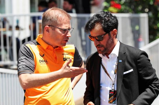 (L to R): Andreas Seidl, McLaren Managing Director with Mohammed Bin Sulayem (UAE) FIA President.
11.06.2022. Formula 1 World Championship, Rd 8, Azerbaijan Grand Prix, Baku Street Circuit, Azerbaijan, Qualifying Day.
 - www.xpbimages.com, EMail: requests@xpbimages.com © Copyright: Coates / XPB Images