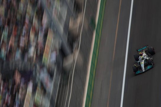 Lewis Hamilton (GBR) Mercedes AMG F1 W13.
11.06.2022. Formula 1 World Championship, Rd 8, Azerbaijan Grand Prix, Baku Street Circuit, Azerbaijan, Qualifying Day.
- www.xpbimages.com, EMail: requests@xpbimages.com © Copyright: Bearne / XPB Images
