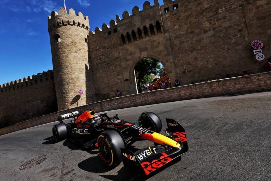 Max Verstappen (NLD) Red Bull Racing RB18.
12.06.2022. Formula 1 World Championship, Rd 8, Azerbaijan Grand Prix, Baku Street Circuit, Azerbaijan, Race Day.
- www.xpbimages.com, EMail: requests@xpbimages.com © Copyright: Bearne / XPB Images