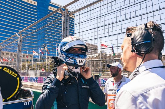 Nicholas Latifi (CDN) Williams Racing on the grid.
12.06.2022. Formula 1 World Championship, Rd 8, Azerbaijan Grand Prix, Baku Street Circuit, Azerbaijan, Race Day.
- www.xpbimages.com, EMail: requests@xpbimages.com © Copyright: Bearne / XPB Images