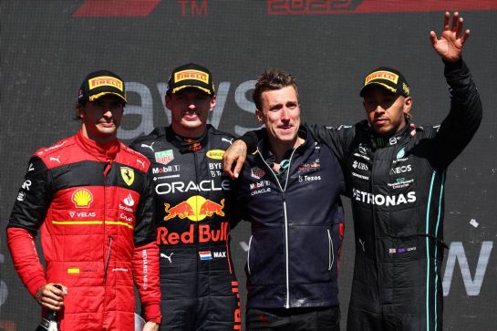 1st place Max Verstappen (NLD) Red Bull Racing RB18 with 2nd place Carlos Sainz Jr (ESP) Ferrari F1-75 and 3rd place Lewis Hamilton (GBR) Mercedes AMG F1 W13.
19.06.2022. Formula 1 World Championship, Rd 9, Canadian Grand Prix, Montreal, Canada, Race Day.
- www.xpbimages.com, EMail: requests@xpbimages.com © Copyright: Batchelor / XPB Images