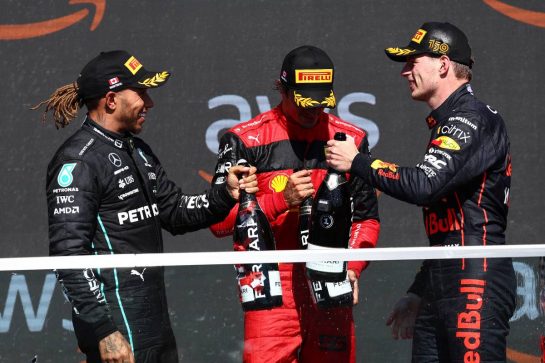 1st place Max Verstappen (NLD) Red Bull Racing RB18 with 2nd place Carlos Sainz Jr (ESP) Ferrari F1-75 and 3rd place Lewis Hamilton (GBR) Mercedes AMG F1 W13.19.06.2022. Formula 1 World Championship, Rd 9, Canadian Grand Prix, Montreal, Canada, Race Day.- www.xpbimages.com, EMail: requests@xpbimages.com © Copyright: Batchelor / XPB Images
