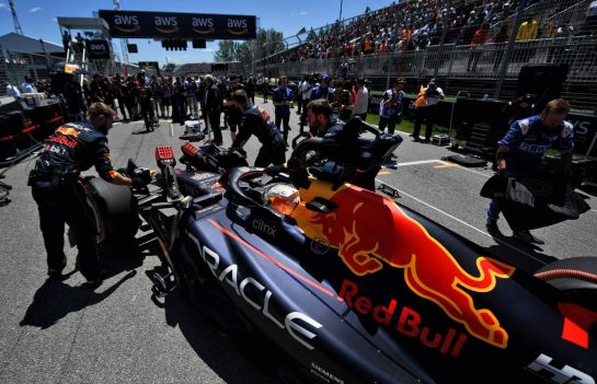 Max Verstappen (NLD) Red Bull Racing RB18 on the grid.
19.06.2022. Formula 1 World Championship, Rd 9, Canadian Grand Prix, Montreal, Canada, Race Day.
 - www.xpbimages.com, EMail: requests@xpbimages.com © Copyright: Coates / XPB Images
