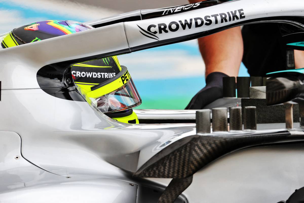 Lewis Hamilton (GBR) Mercedes AMG F1 W13. 02.07.2022. Formula 1 World Championship, Rd 10, British Grand Prix, Silverstone, England, Qualifying