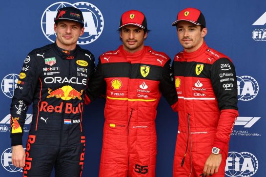 Pole for Carlos Sainz Jr (ESP) Ferrari F1-75, 2nd for Max Verstappen (NLD) Red Bull Racing RB18 and 3rd Charles Leclerc (MON) Ferrari F1-75.02.07.2022. Formula 1 World Championship, Rd 10, British Grand Prix, Silverstone, England, Qualifying Day.- www.xpbimages.com, EMail: requests@xpbimages.com © Copyright: Batchelor / XPB Images