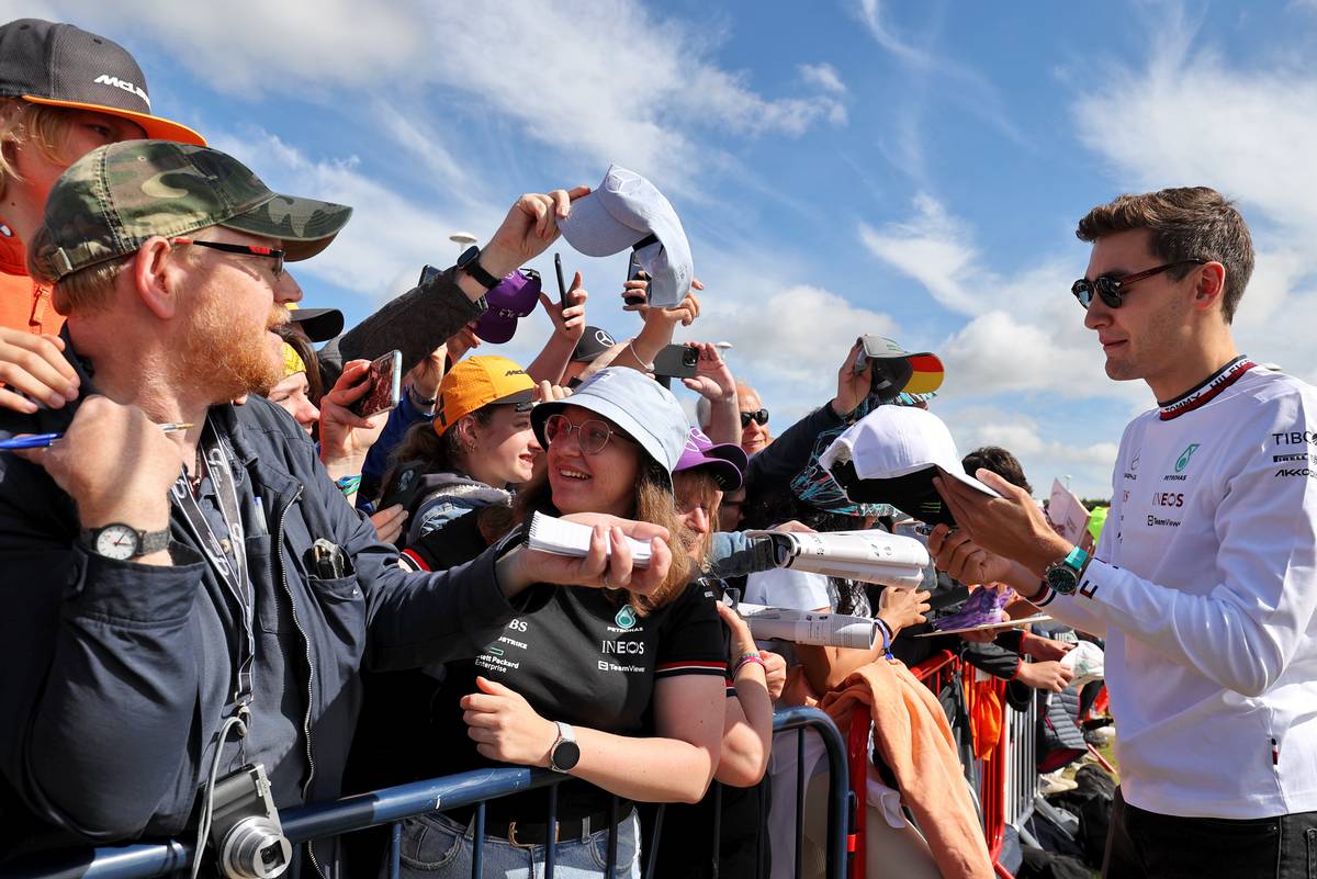 George Russell (GBR) Mercedes AMG F1 with fans. 03.07.2022. Formula 1 World Championship, Rd 10, British Grand Prix, Silverstone, England, Race