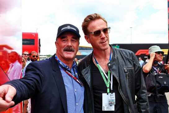 (L to R): Nigel Mansell (GBR) with Damian Lewis (GBR) Actor.
03.07.2022. Formula 1 World Championship, Rd 10, British Grand Prix, Silverstone, England, Race Day.
- www.xpbimages.com, EMail: requests@xpbimages.com © Copyright: Batchelor / XPB Images