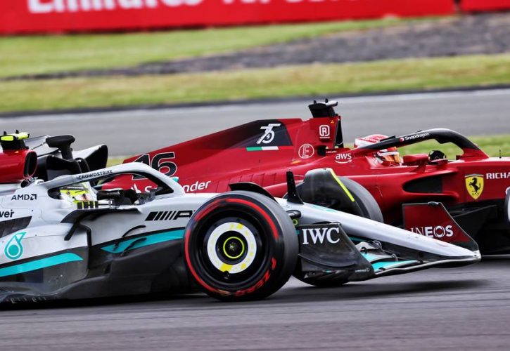 Lewis Hamilton (GBR) Mercedes AMG F1 W13 and Charles Leclerc (MON) Ferrari F1-75 battle for position. 03.07.2022. Formula 1 World Championship, Rd 10, British Grand Prix, Silverstone, England, Race