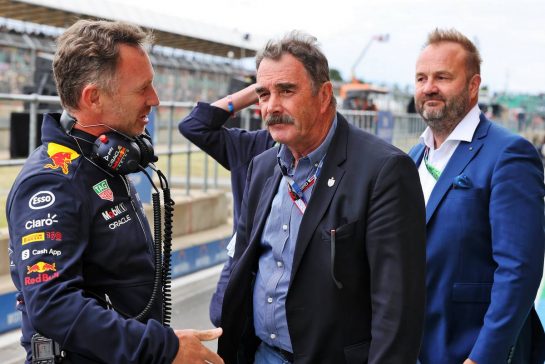 (L to R): Christian Horner (GBR) Red Bull Racing Team Principal with Nigel Mansell (GBR).
03.07.2022. Formula 1 World Championship, Rd 10, British Grand Prix, Silverstone, England, Race Day.
- www.xpbimages.com, EMail: requests@xpbimages.com © Copyright: Moy / XPB Images