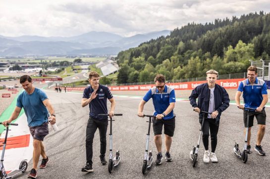 Logan Sargeant (USA) Williams Racing Academy Driver walks the circuit with the Carlin team.
07.07.2022. Formula 1 World Championship, Rd 11, Austrian Grand Prix, Spielberg, Austria, Preparation Day.
- www.xpbimages.com, EMail: requests@xpbimages.com © Copyright: Bearne / XPB Images