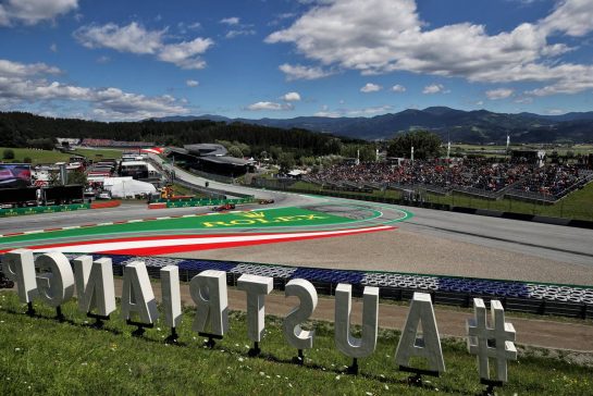 Carlos Sainz Jr (ESP) Ferrari F1-75.
08.07.2022. Formula 1 World Championship, Rd 11, Austrian Grand Prix, Spielberg, Austria, Qualifying Day.
- www.xpbimages.com, EMail: requests@xpbimages.com © Copyright: Coates / XPB Images