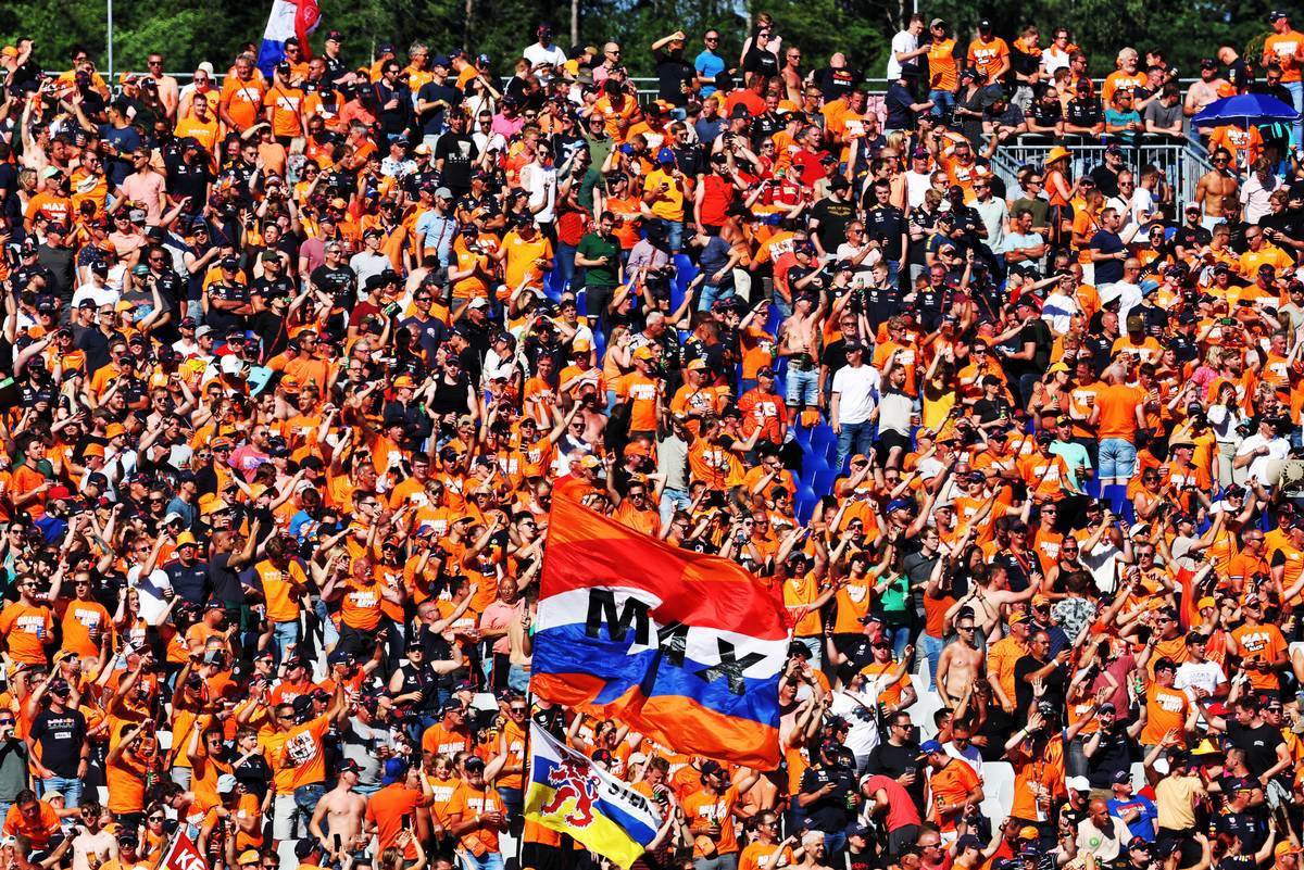 Circuit atmosphere - Max Verstappen (NLD) Red Bull Racing fans. 08.07.2022. Formula 1 World Championship, Rd 11, Austrian Grand Prix, Spielberg, Austria, Qualifying