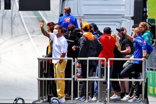 Lewis Hamilton (GBR) Mercedes AMG F1 on the drivers parade.
10.07.2022. Formula 1 World Championship, Rd 11, Austrian Grand Prix, Spielberg, Austria, Race Day.
- www.xpbimages.com, EMail: requests@xpbimages.com © Copyright: Batchelor / XPB Images
