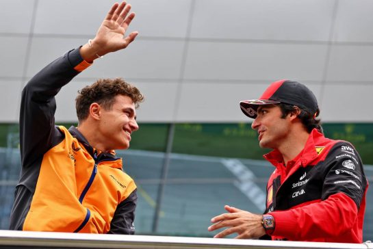 (L to R): Lando Norris (GBR) McLaren and Carlos Sainz Jr (ESP) Ferrari on the drivers parade.
10.07.2022. Formula 1 World Championship, Rd 11, Austrian Grand Prix, Spielberg, Austria, Race Day.
- www.xpbimages.com, EMail: requests@xpbimages.com © Copyright: Batchelor / XPB Images