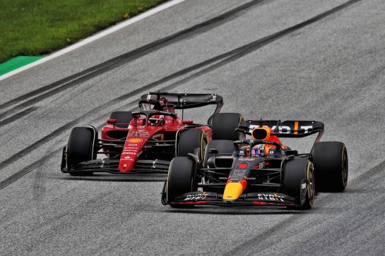 Max Verstappen (NLD) Red Bull Racing RB18 and Charles Leclerc (MON) Ferrari F1-75 battle for position.
10.07.2022. Formula 1 World Championship, Rd 11, Austrian Grand Prix, Spielberg, Austria, Race Day.
- www.xpbimages.com, EMail: requests@xpbimages.com © Copyright: Coates / XPB Images